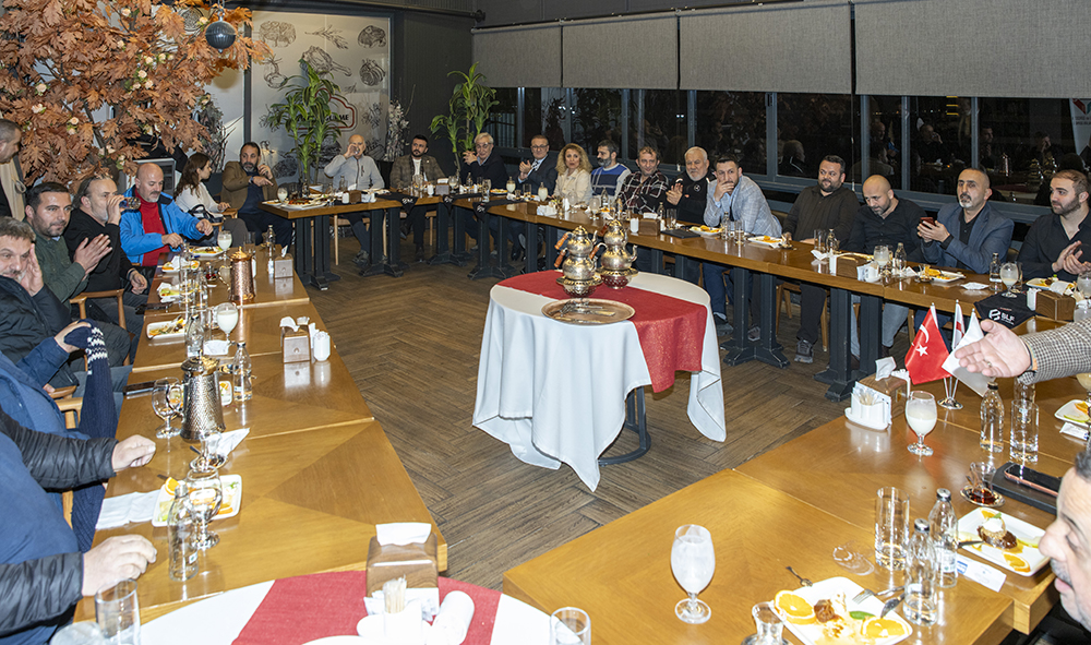 Derneğimiz &uuml;yeleri ve değerli dostlarıyla tanışma yemeğinde buluştu.